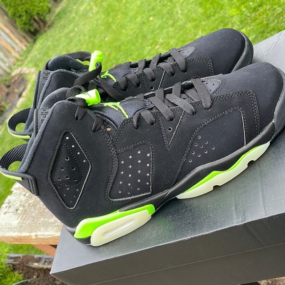 Jordan 6 Retro Electric Green - Picture 2 of 7